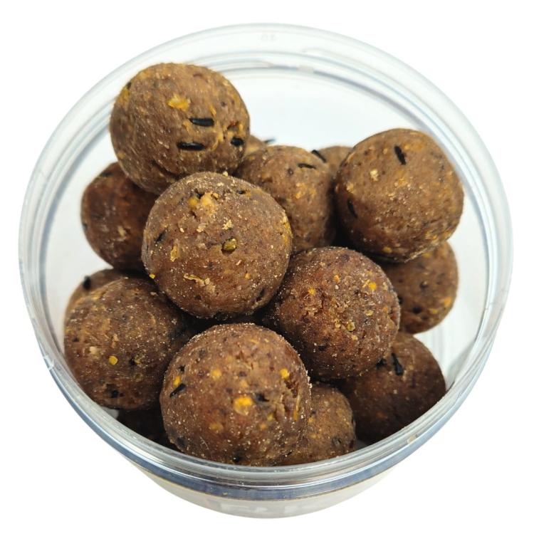 Kulki proteinowe RK Baits Final 24mm 200ml zbliżenie.jpg