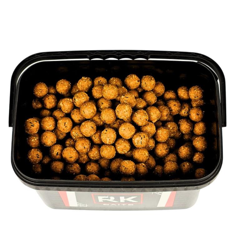 Kulki Proteinowe RK Baits Pomarańczowe SE Wiaderko 3kg Up close.jpg